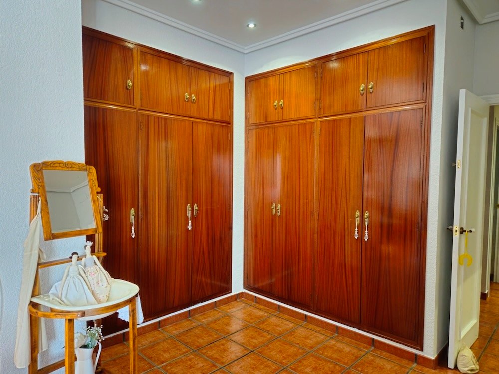 Property 2452 - Image 49